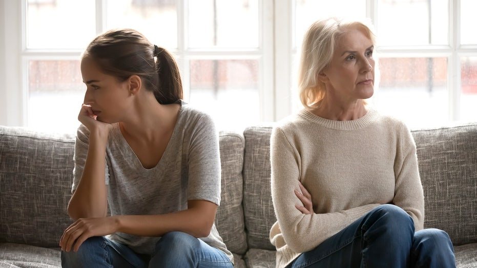 Psychologist identifies five factors driving Americans to cut off parents