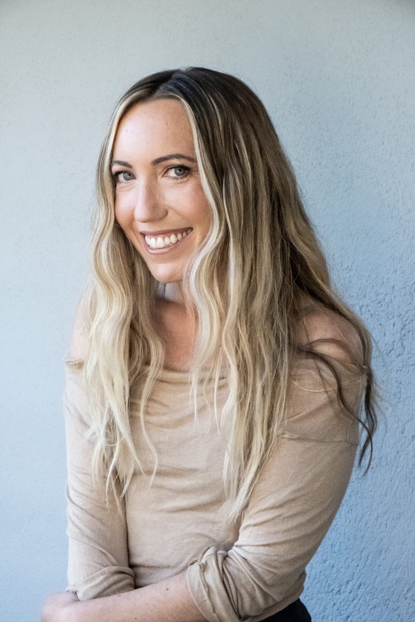 Caroline Kepnes, Author of «You», to Make Directorial Debut With «The Attentionist»