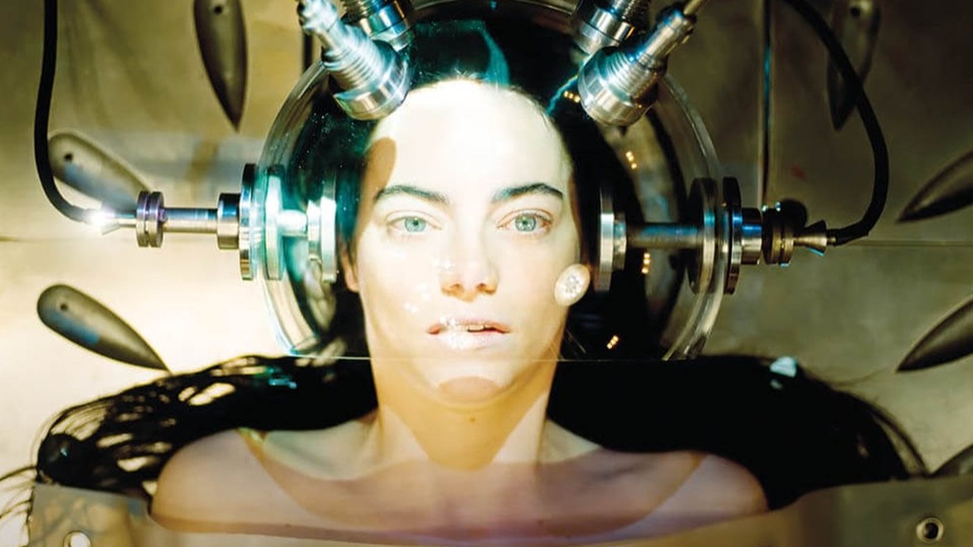 Emma Stone's Sci-Fi Film «Poor Things» Earns Praise as One of the Decade's Best