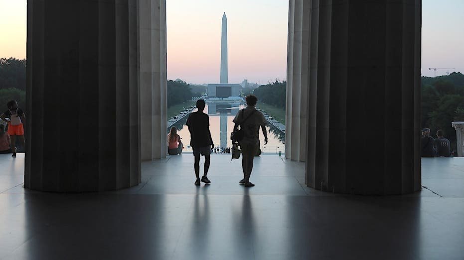Trump Hails Crystal Clear Lincoln Reflecting Pool, Calls for Vandalism Suspect's Arrest
