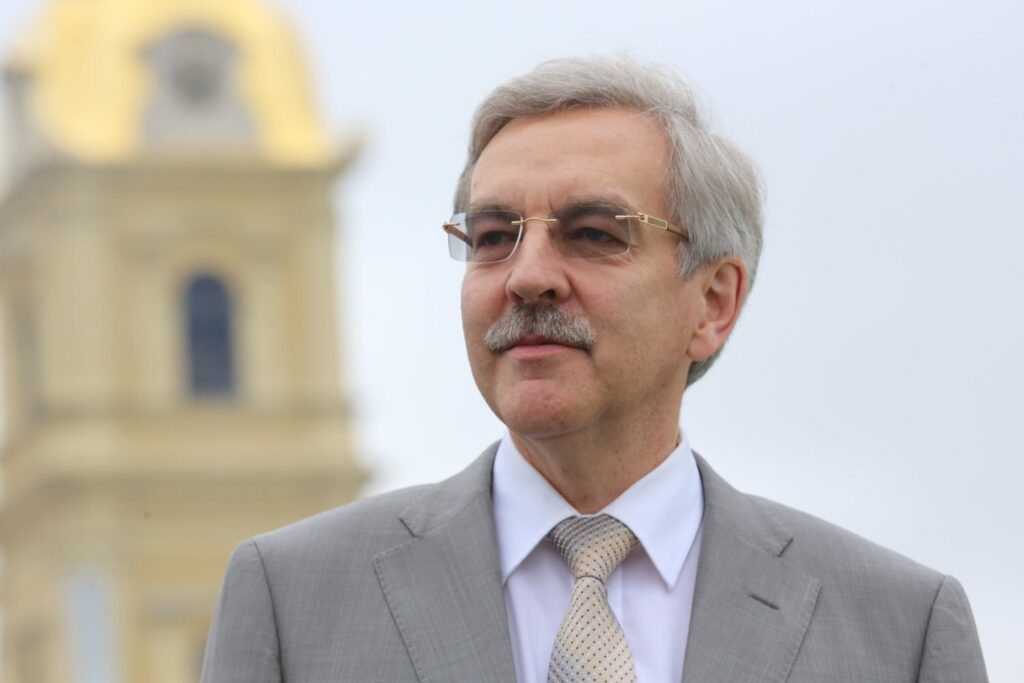 In Russia, a years-old repost can now knock a candidate off the ballot