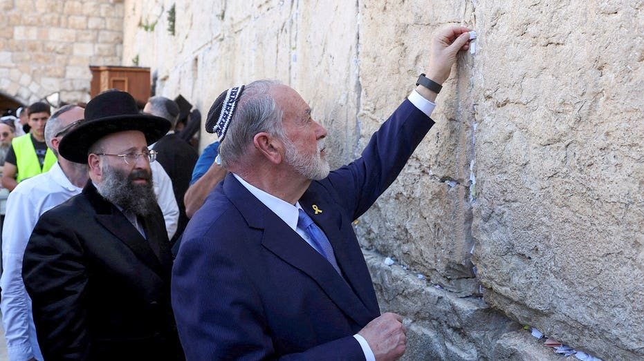 Huckabee Warns of Biblical Ignorance as He Defends Conservative Support for Israel