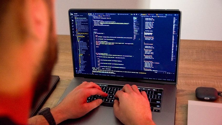 Labor watchdog warns «fraudfluencers» are stealing taxpayer money