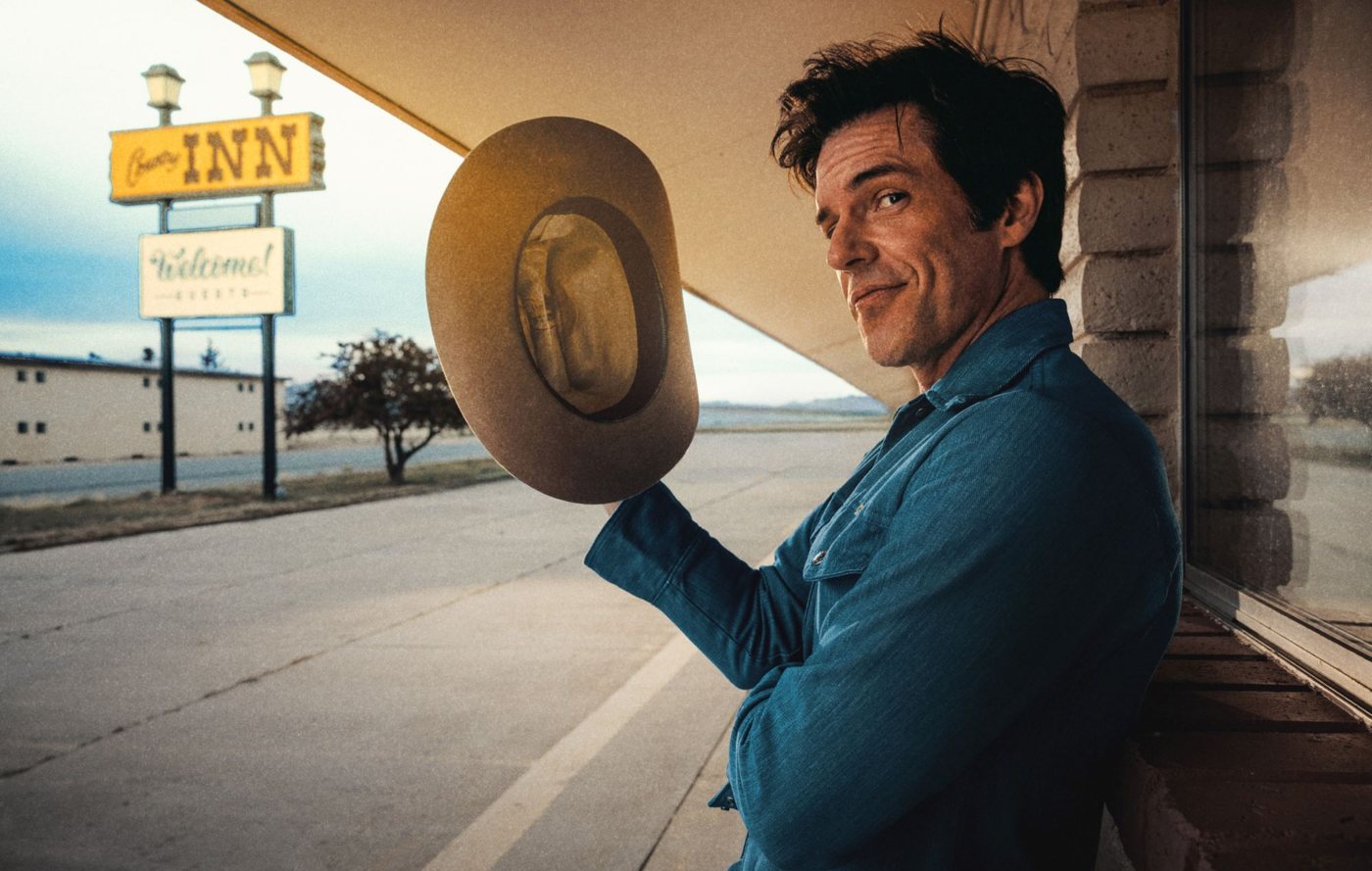 Brandon Flowers trades Vegas for Nashville on personal country album «Thrasher»