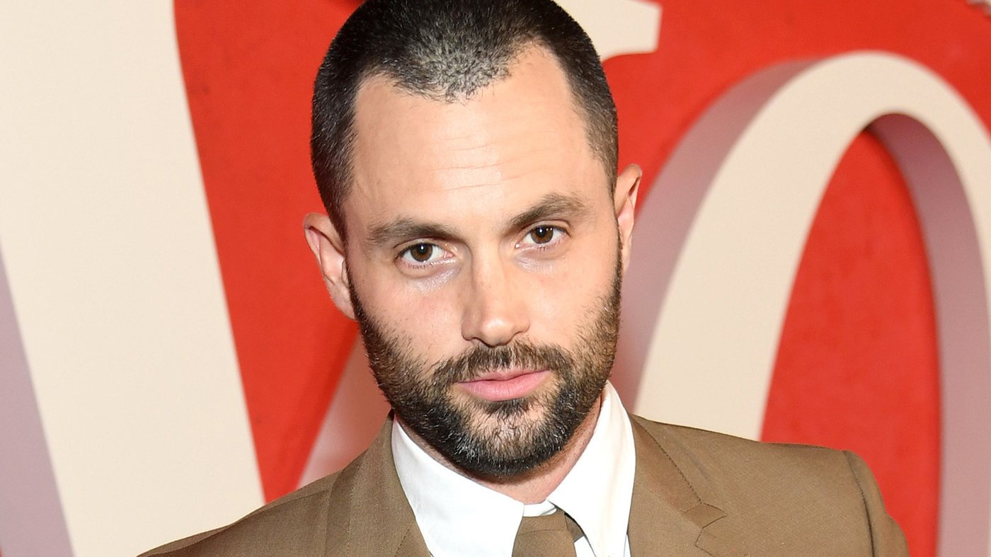 Penn Badgley to Lead Prime Video Adaptation of «Everyone in My Family Has Killed Someone»